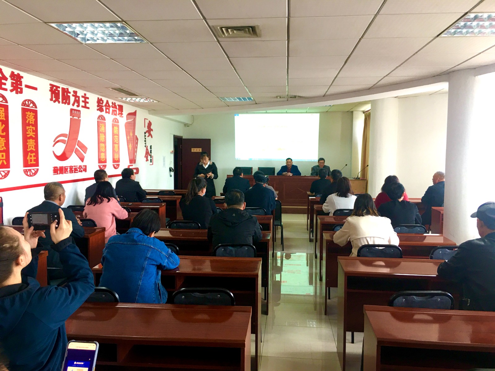 85389333.jpg 85389333.jpg