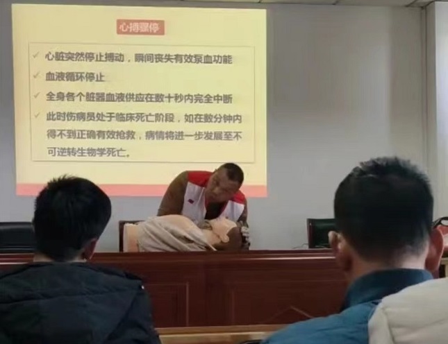 24749677.jpg f6a377.jpg